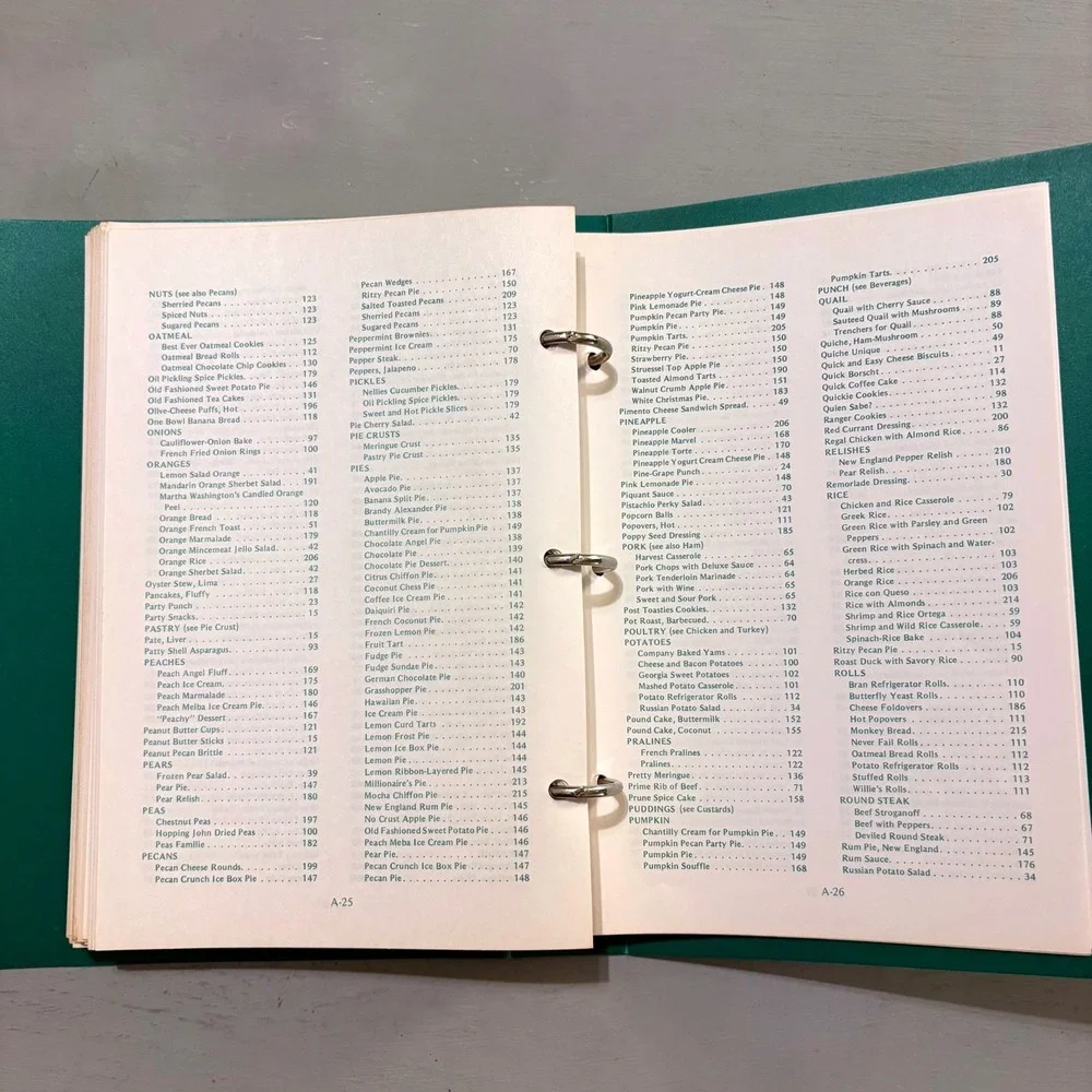 Vtg 1978 Collected & Selected Cookbook Bryan Texas Womans Club Cottagecore MCM